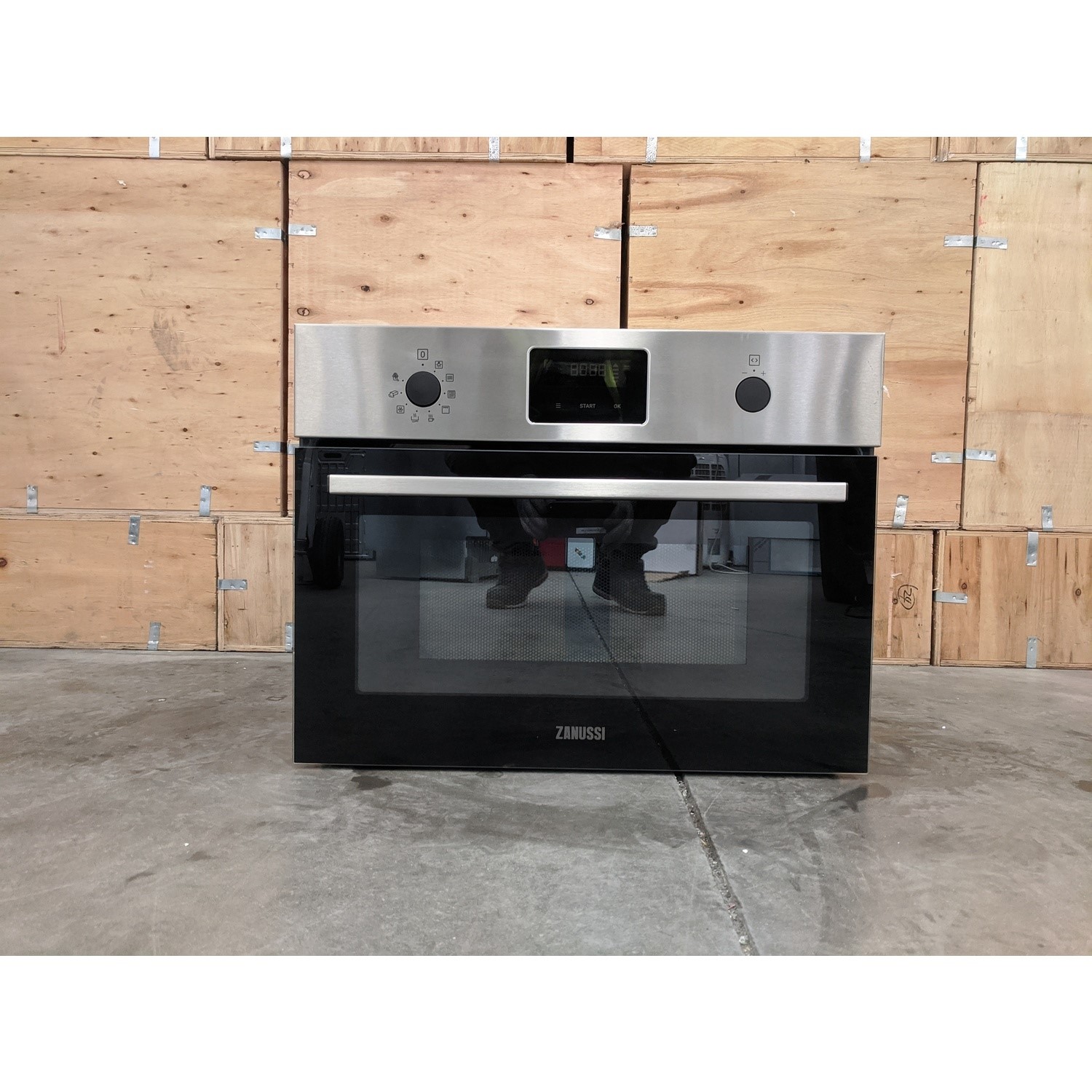 Refurbished Zanussi ZVENW6X1 49L Microwave Oven with Grill Page 1 BuyItDirect.ie