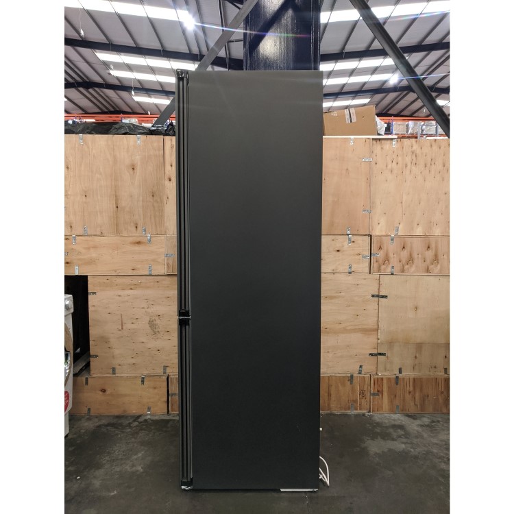 Refurbished Siemens KG36NXXDC Freestanding 324 Litre Fridge Freezer Black
