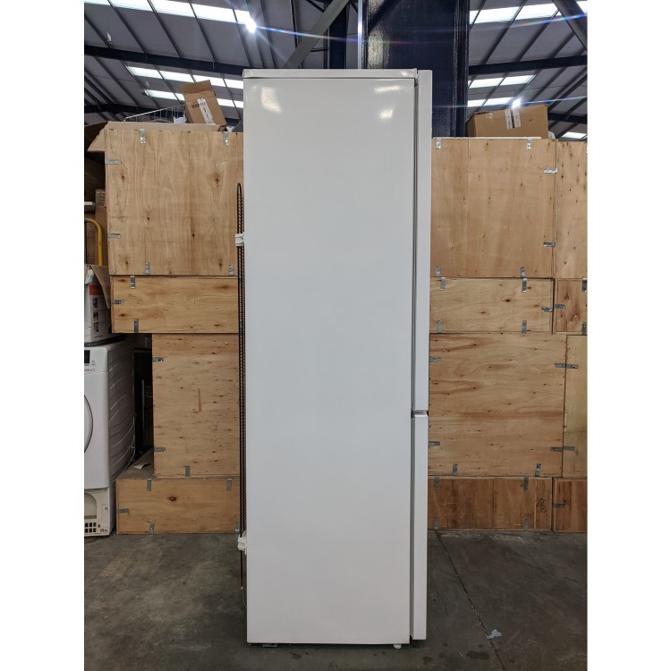 Refurbished Beko CSG3571W Freestanding 262 Litre 60/40 Fridge Freezer
