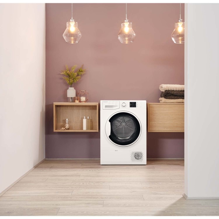 Refurbished Hotpoint  NTM1081WK Freestanding Condenser 8KG Tumble Dryer With Heat Pump Tech - White