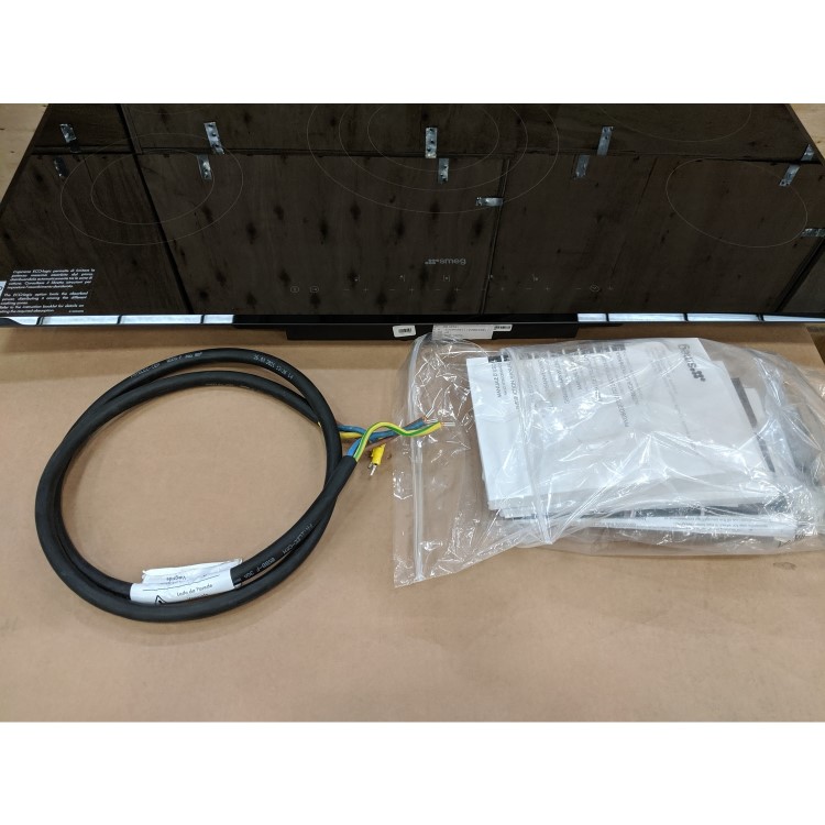 Refurbished Smeg SE395ETB 90cm 5 Zone Ceramic Hob