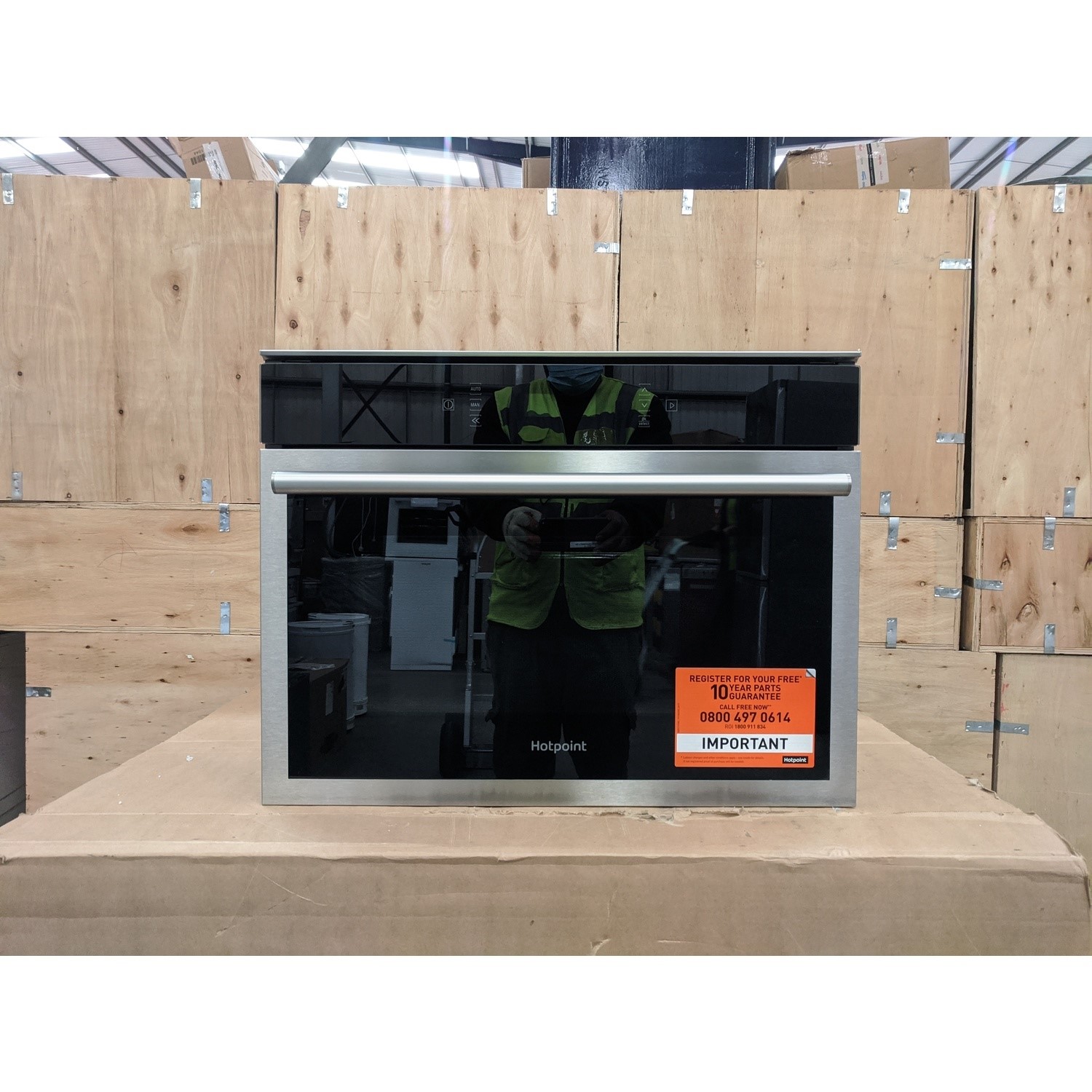 Refurbished Hotpoint MP676IXH Built In 40L 900W Combination Microwave