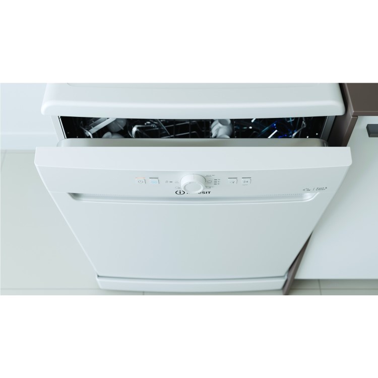 Refurbished Indesit DFE1B19UK 13 Place Freestanding Dishwasher White