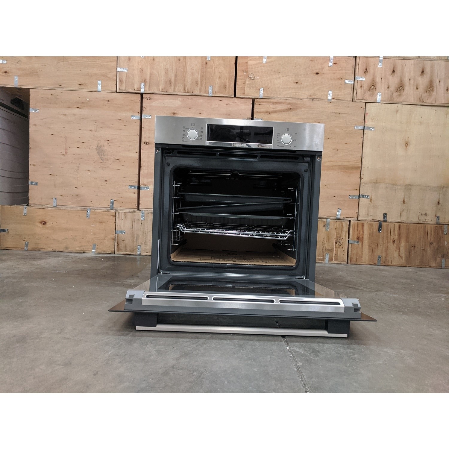 Refurbished Bosch Serie 4 HBS573BS0B Multifunction 60cm Single Built In Electric Pyrolytic Self Cleaning Oven Stainless Steel Page 1 BuyItDirect.ie