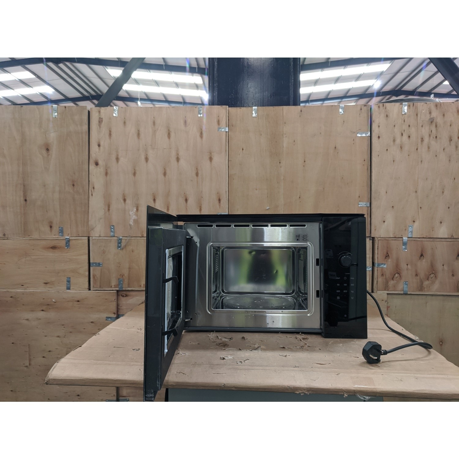 Refurbished Bosch Serie 4 BFL523MB0B Built In 20L 800W Microwave Black