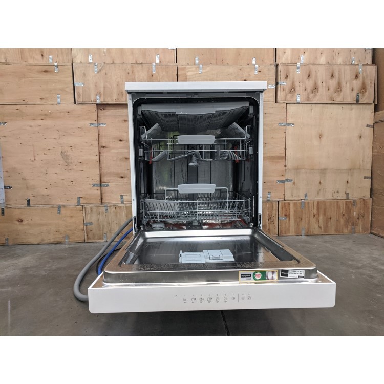 Refurbished Hotpoint HFC3C32FWUK 14 Place Freestanding Dishwasher White