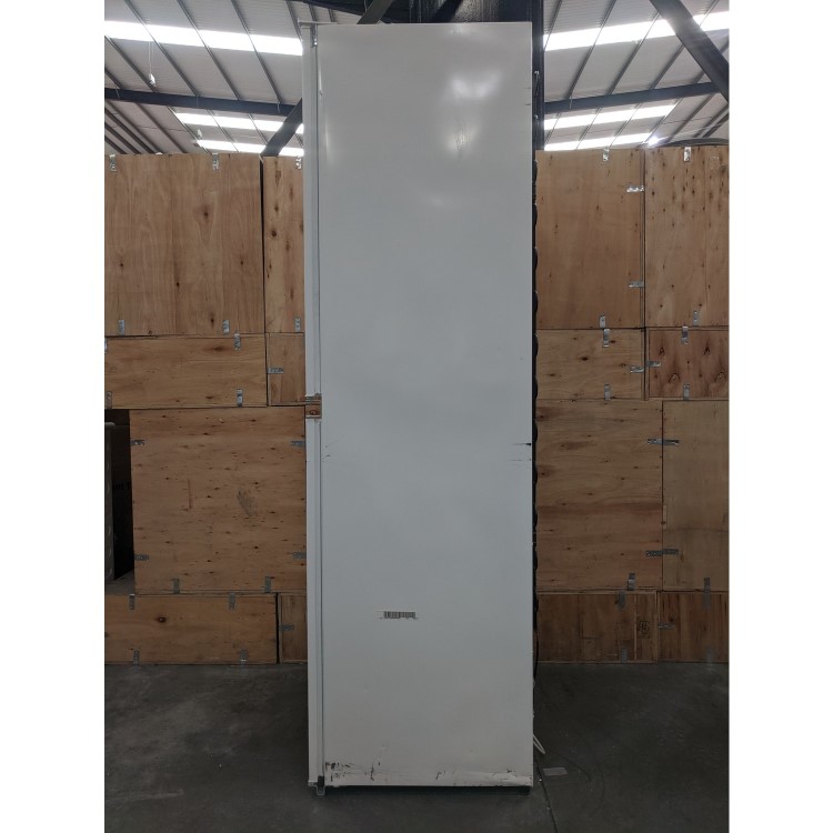 Refurbished AEG SCE818F6NS Integrated 253 Litre 50/50 Fridge Freezer