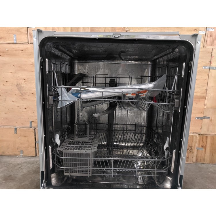 Refurbished Whirlpool WIE2B19NUK 13 Place Fully Integrated Dishwasher