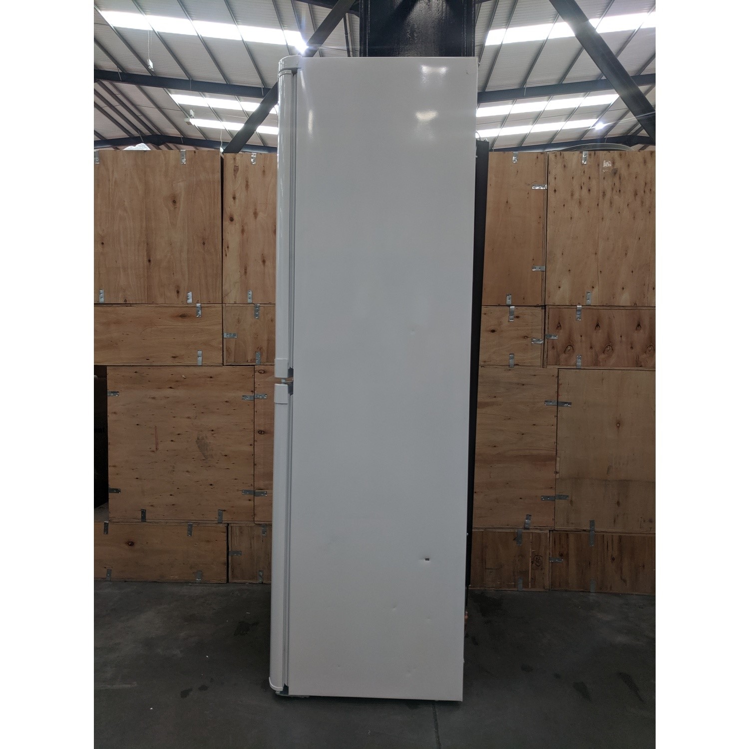 Refurbished Indesit IBD5517WUK1 Freestanding 235 Litre 50/50 Fridge
