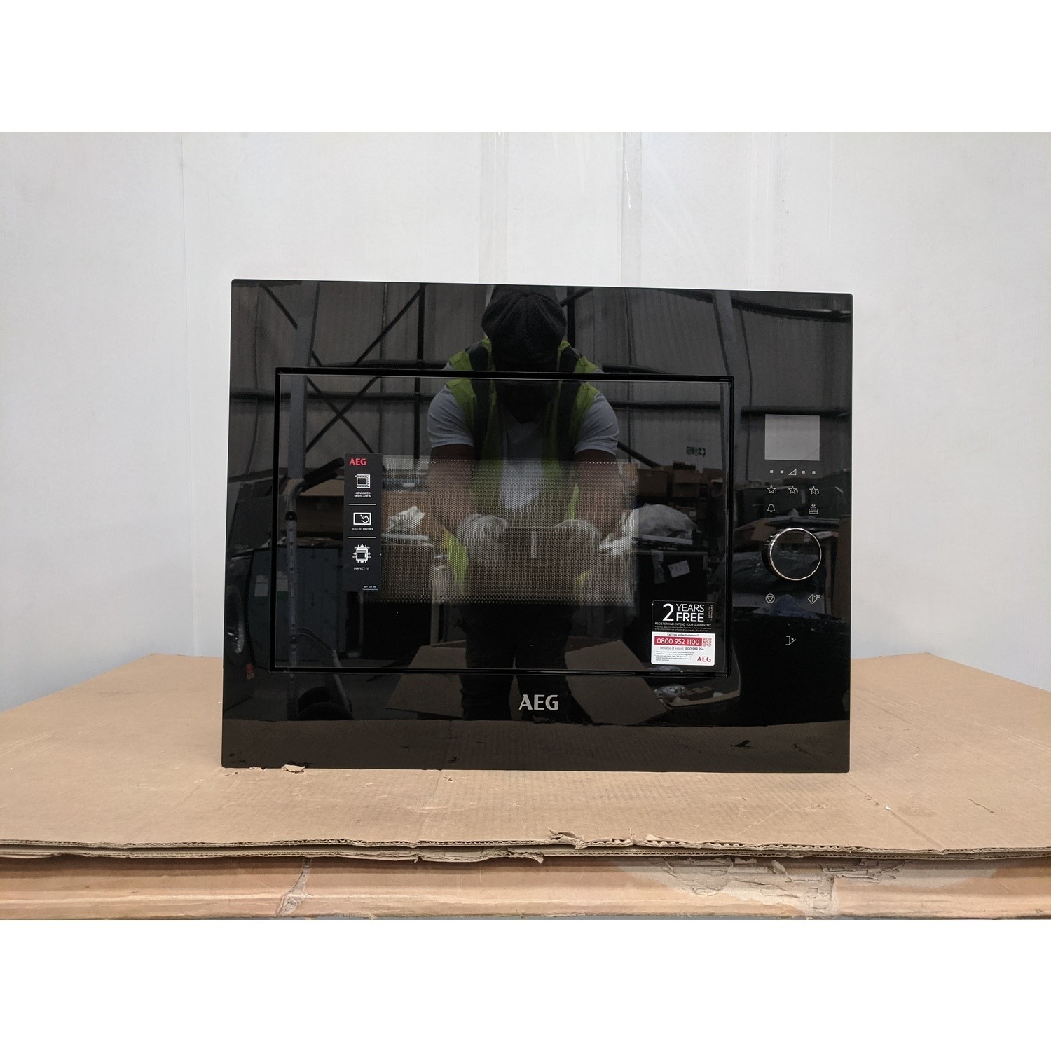 Refurbished AEG MBE2658SEB Built In 26L 900W Microwave Black BuyItDirect.ie