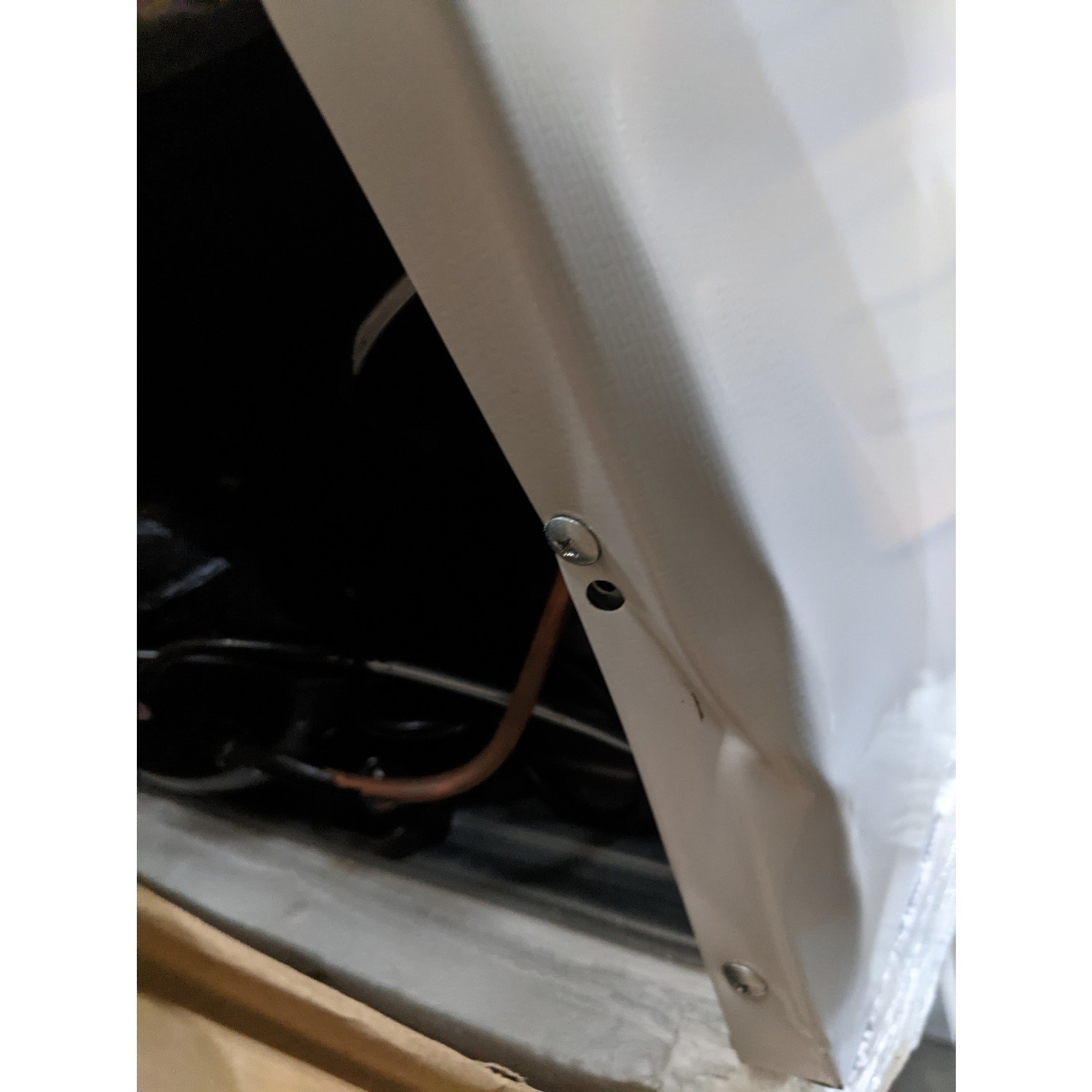 Refurbished electriQ EIQMF Freestanding 32 Litre Table Top Freezer White BuyItDirect.ie