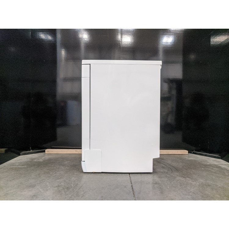 Refurbished Hotpoint HFC3C32FWUK 14 Place Freestanding Dishwasher White