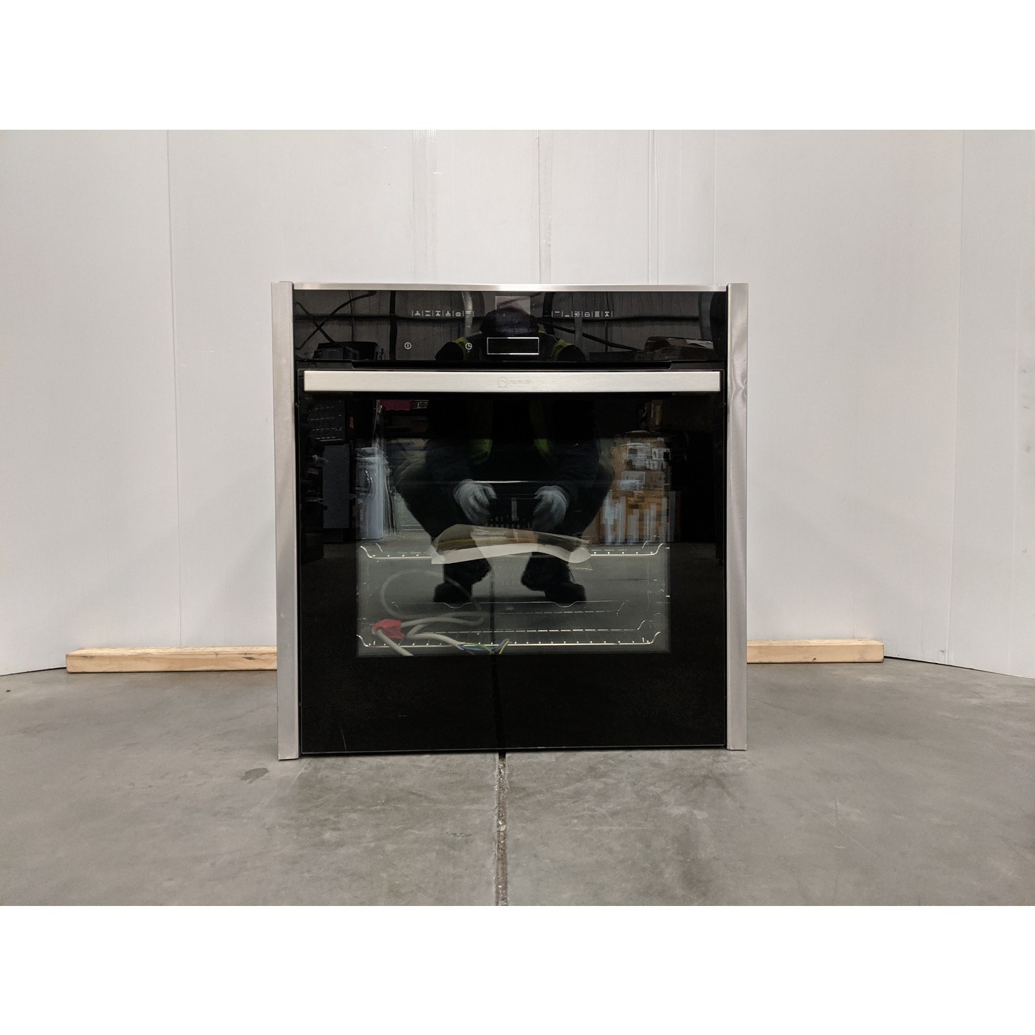 Refurbished Neff N70 B27CR22N1B 60cm Single Built In Electric Oven