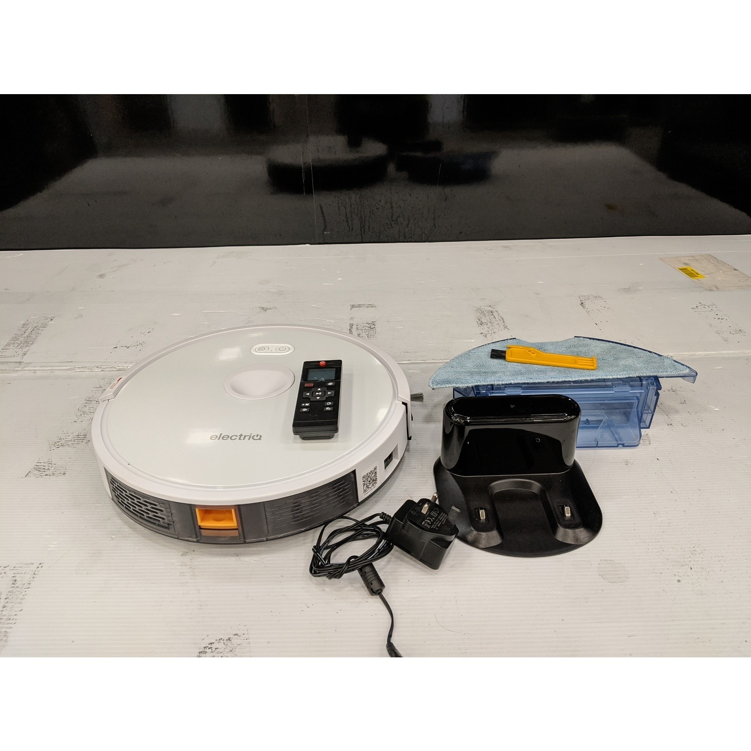 Refurbished electriQ TONY Robotic Vacuum Cleaner and Mop BuyItDirect.ie