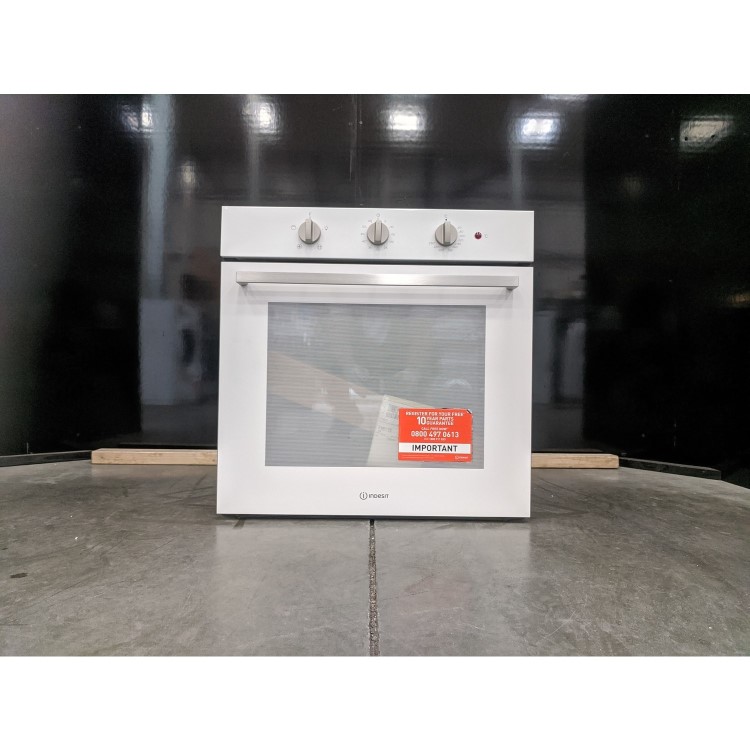 Refurbished Indesit Aria IFW6330WHUK 60cm Single Built In Electric Oven White