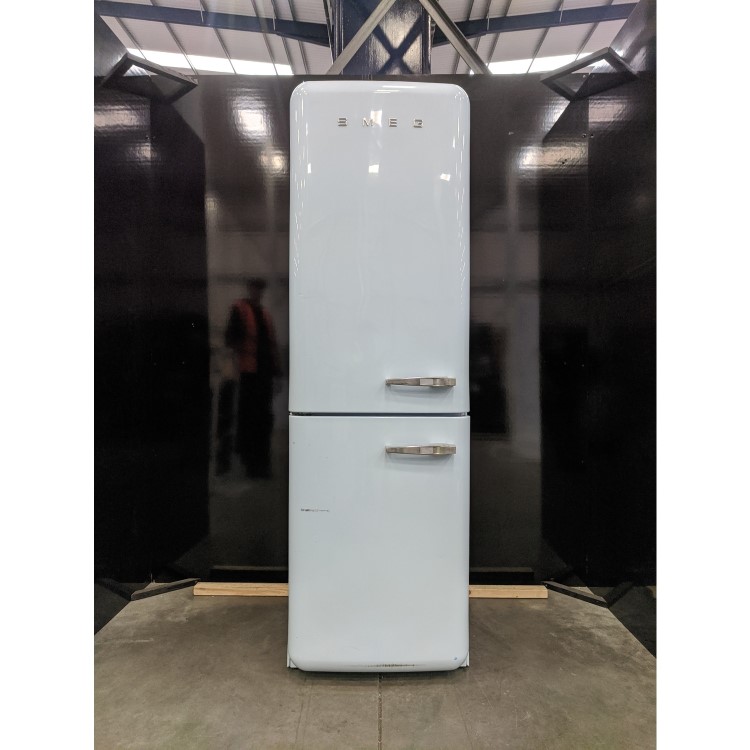 Refurbished Smeg FAB32LPB3UK Freestanding 301 Litre 60/40 Frost Free Fridge Freezer Blue