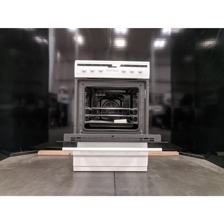 Refurbished Amica 608CE2TAW 60cm Electric Cooker with Ceramic Hob White
