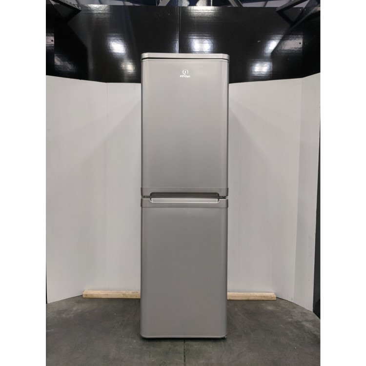 Refurbished Indesit IBD5517SUK1 Freestanding 235 Litre 50/50 Fridge Freezer Silver