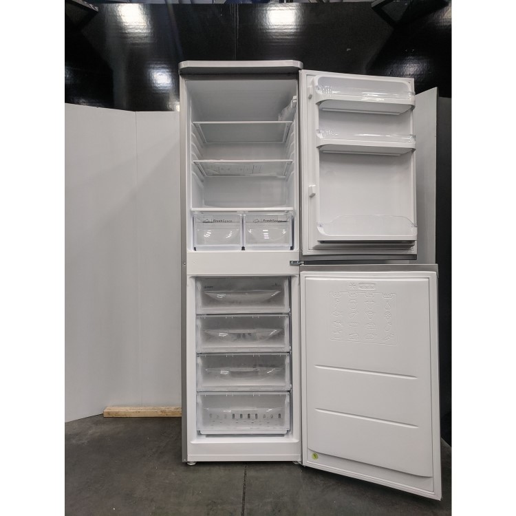 Refurbished Indesit IBD5517SUK1 Freestanding 235 Litre 50/50 Fridge Freezer Silver