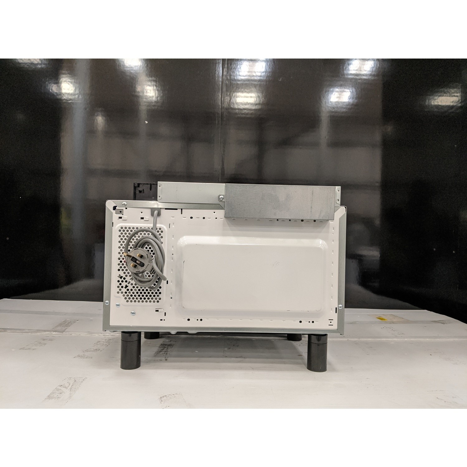 Refurbished Zanussi Series 20 ZMBN4SK Built In 25L 900W Microwave Black