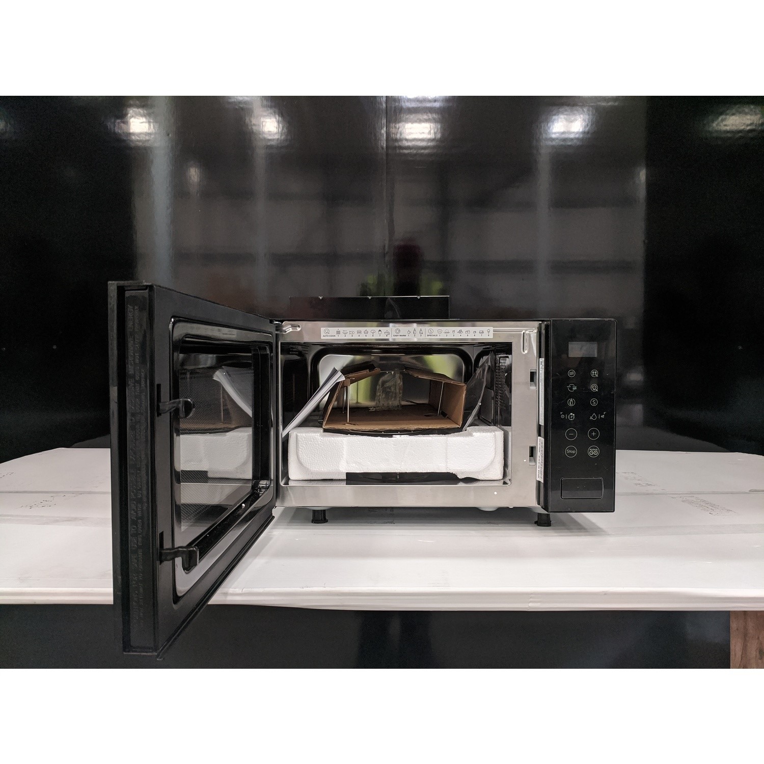 Refurbished Indesit MWI125GX Built In 25L with Grill 900W Microwave