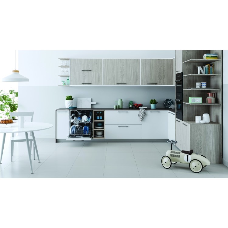 Indesit 13 Place Settings Integrated Dishwasher
