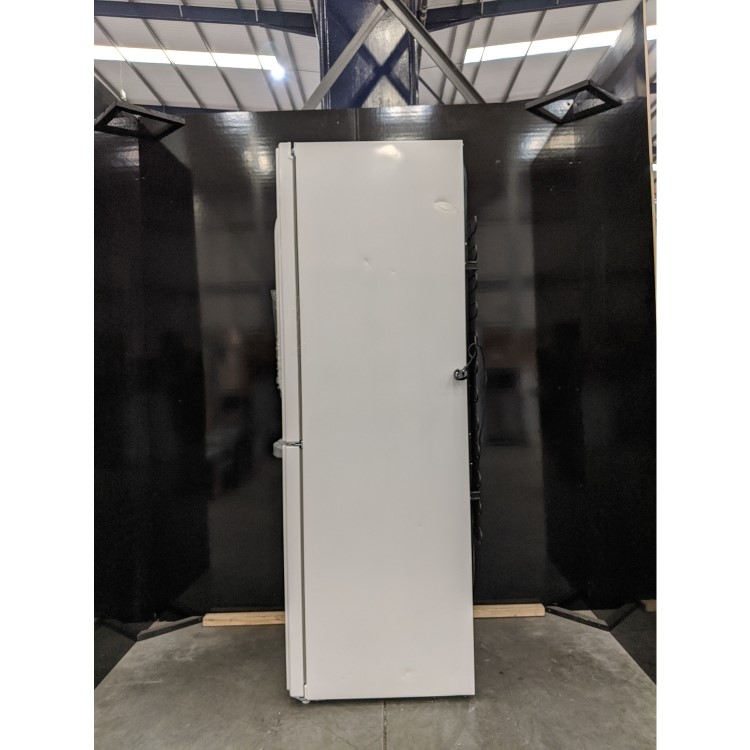 Refurbished Hotpoint FFU3DW1 Freestanding  452 Litre 55/45 Frost Free Fridge Freezer White