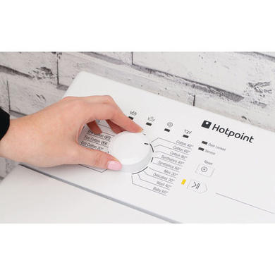 Refurbished Hotpoint WMTF722UUKN Freestanding 7KG 1200 Spin Washing Machine White