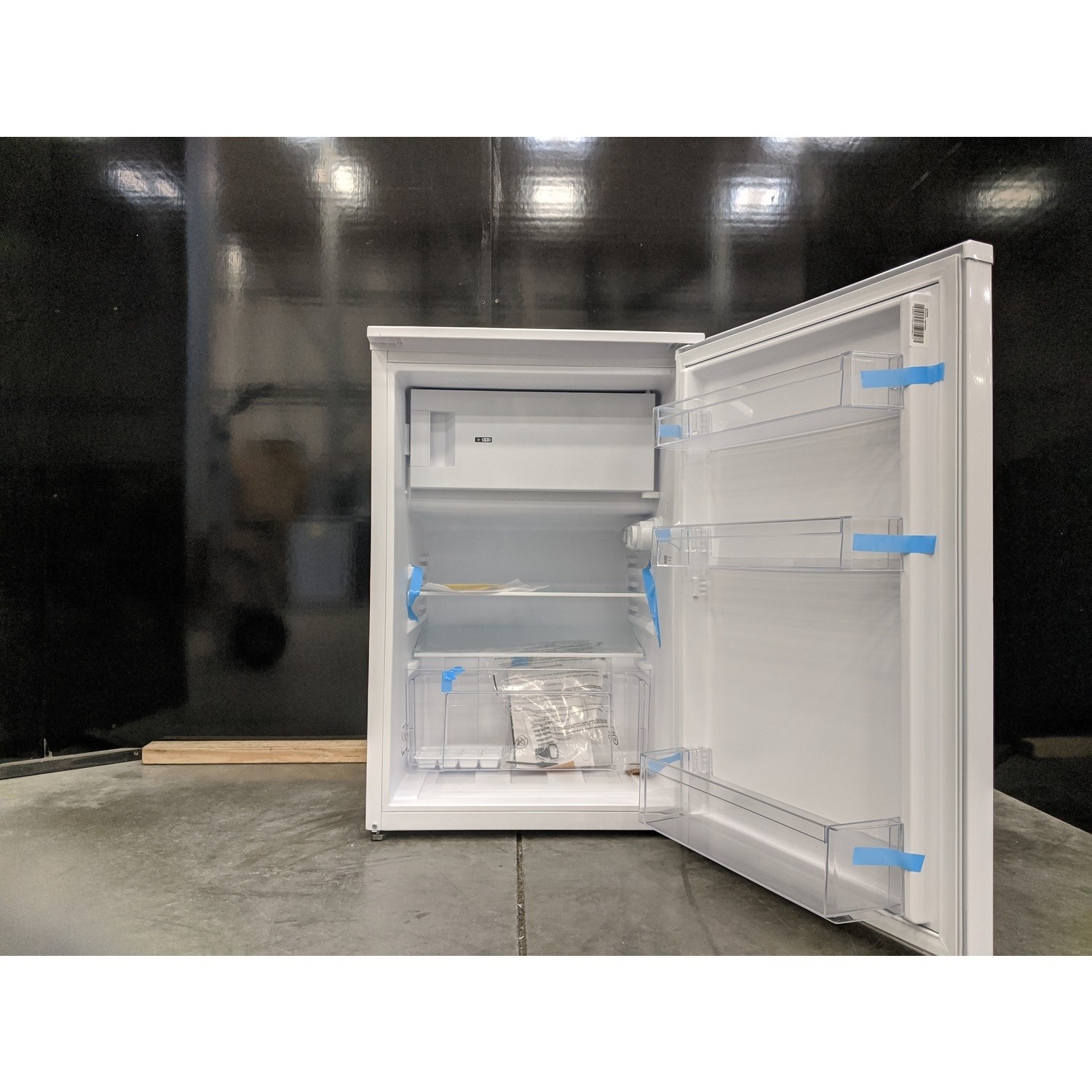 Refurbished Hotpoint H55VM1110WUK1 Freestanding 121 Litre Under Counter