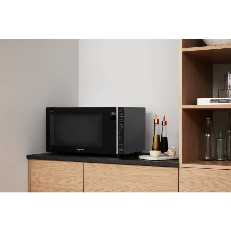 Refurbished Hotpoint MWH301B 30 L Microwave black