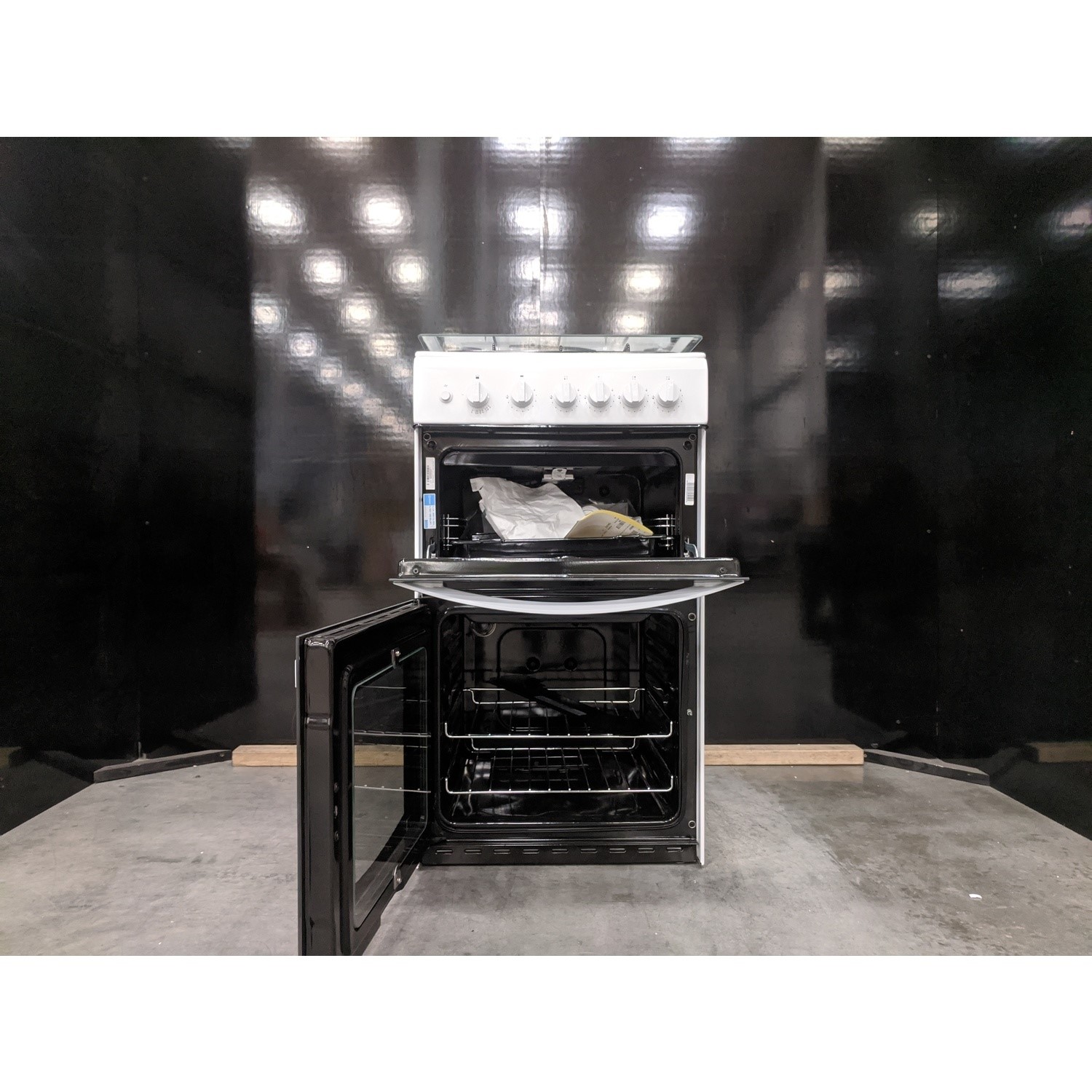 Refurbished Indesit ID5G00KMWL 50cm Double Cavity Gas Cooker with Lid