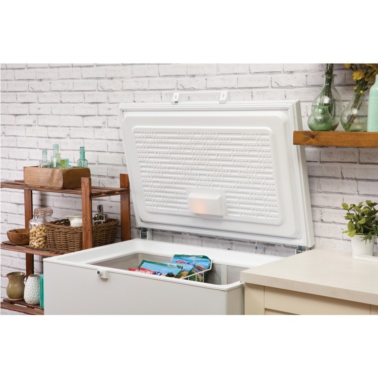 Hotpoint  251 Litre Chest Freezer - White