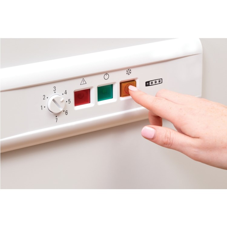 Hotpoint  251 Litre Chest Freezer - White