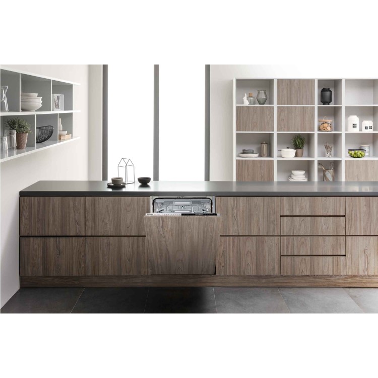 Hotpoint 14 Place Settings Fully Integrated Dishwasher