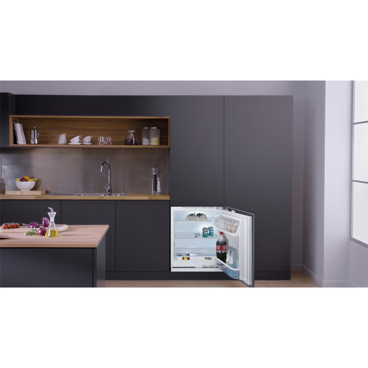 Refurbished Hotpoint HLA1.UK1 Integrated Under Counter 144 Litre Fridge