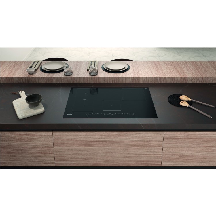 Refurbished Hotpoint TB3977BBF 77cm Induction Hob