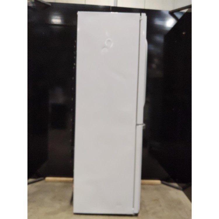 Refurbished Hotpoint FFU3DW1 Freestanding 452 Litre 60/40 Frost Free Fridge Freezer White