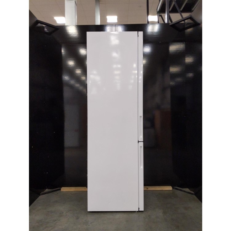 Refurbished AEG RCB636E3MW Freestanding 367 Litre 70/30 Fridge Freezer White