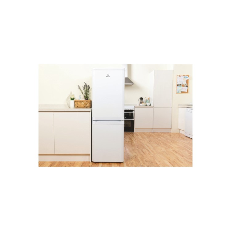 Refurbished Indesit IBD5515W1 Freestanding 208 Litre 60/40 Fridge Freezer White