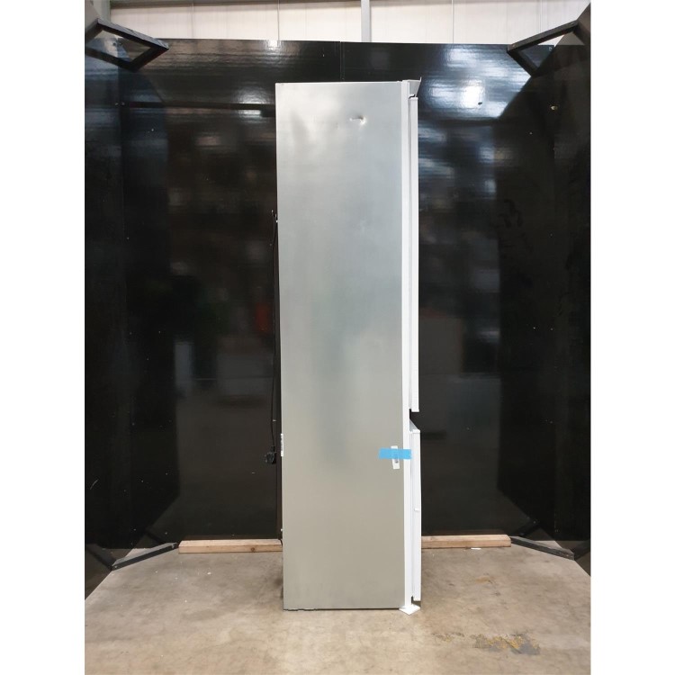 Refurbished Hotpoint HTC20T321 Integrated 280 Litre 70/30 Frost Free Fridge Freezer