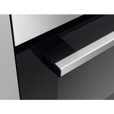 Refurbished Zanussi Series 20 ZOHNE2X2 60cm Single Built In Electric Oven Stainless Steel