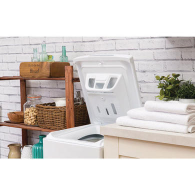Refurbished Hotpoint WMTF722UUKN Freestanding 7KG 1200 Spin Washing Machine White