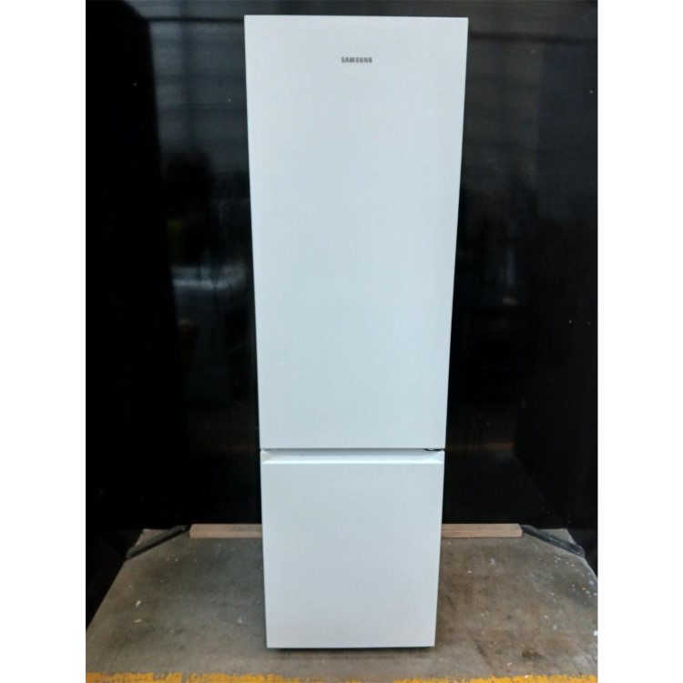 Refurbished Samsung Series 6 RB38C602EWW Freestanding 390 Litre 70/30 Frost Free Fridge Freezer White