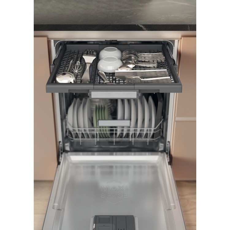 Hotpoint Maxi Space Integrated Dishwasher - C-Rated Black control panel