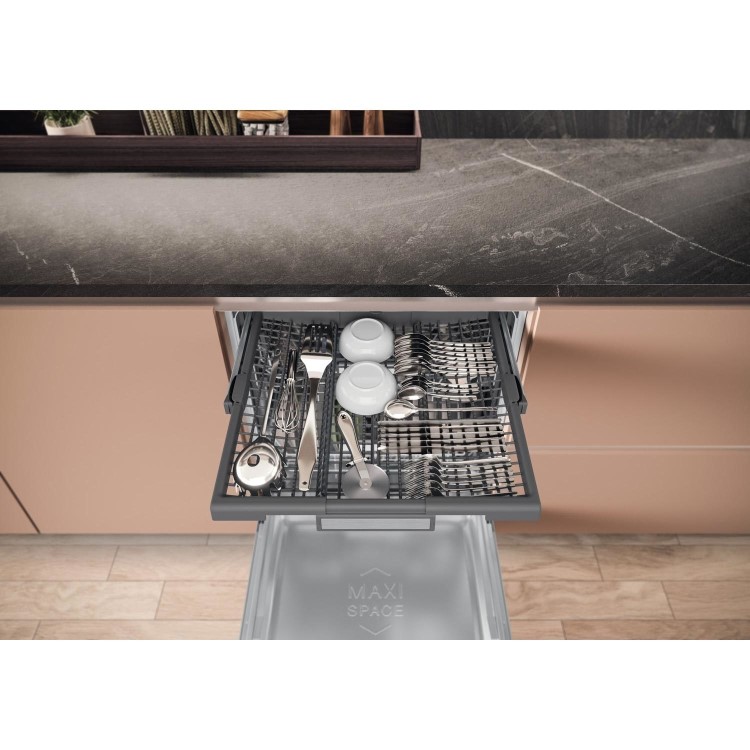 Hotpoint Maxi Space Integrated Dishwasher - C-Rated Black control panel
