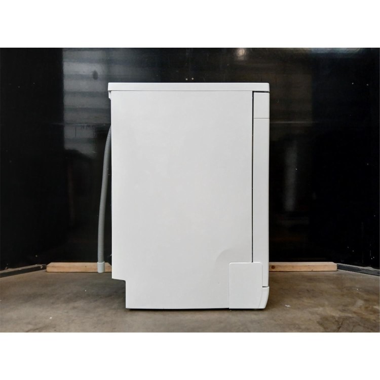 Refurbished Hotpoint Freestanding Slimline Dishwasher - White Quick wash Adjustable baskets