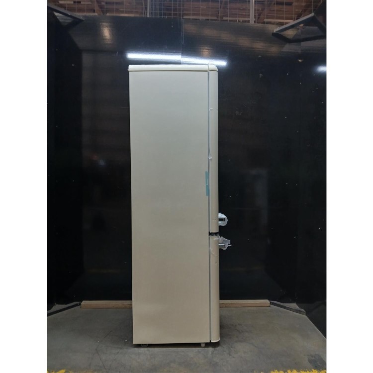 Refurbished electriQ 244 Litre 60/40 Retro Freestanding Fridge Freezer - Cream