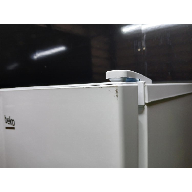 Refurbished Beko 270 Litre 50/50 Freestanding Fridge Freezer - White