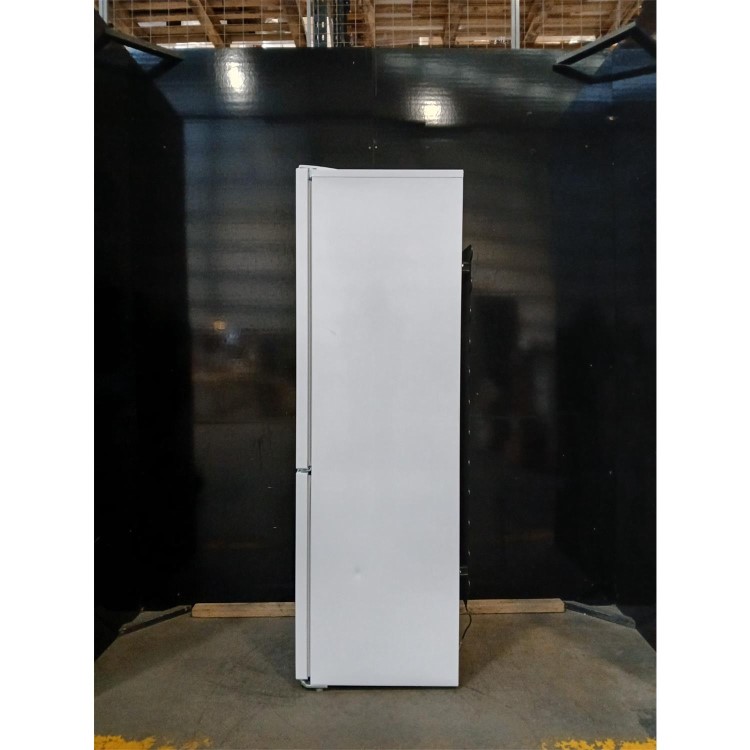 Refurbished Beko 262 Litre 60/40 Freestanding Fridge Freezer - White