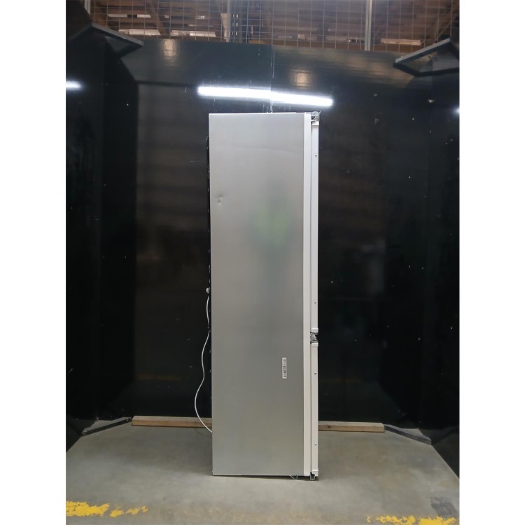 Refurbished AEG Series 7000 257 Litre 177cm 70/30 Integrated Fridge Freezer with Sliding Door Hinge